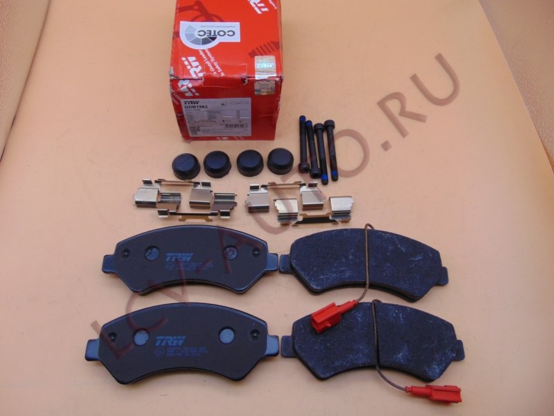 Колодки тормозные передние Q17H-20 - TRW (артикул: GDB1982)