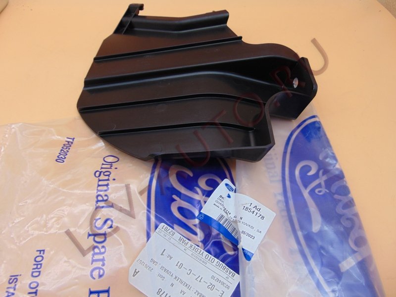 Щиток пластиковый - FORD (артикул: 1854178)