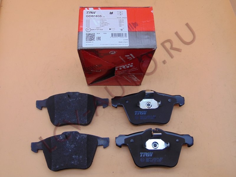Колодки тормозные передние +XC70 - TRW (артикул: GDB1835)
