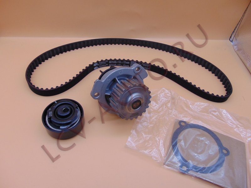 Ремень ГРМ (Ремень+1 ролик натяжн) + помпа - GATES (артикул: KP15670XS)