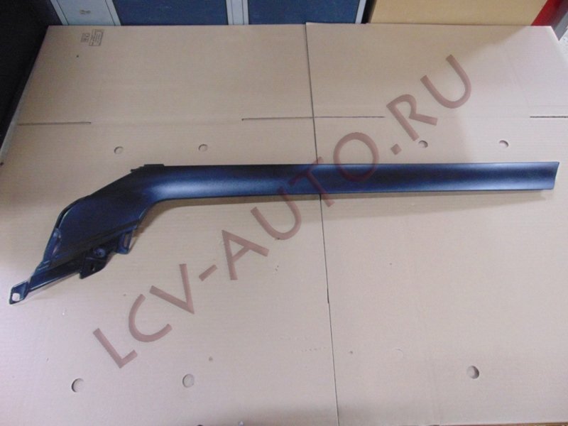 Молдинг лобового стекла правый - FORD (артикул: 4621064)