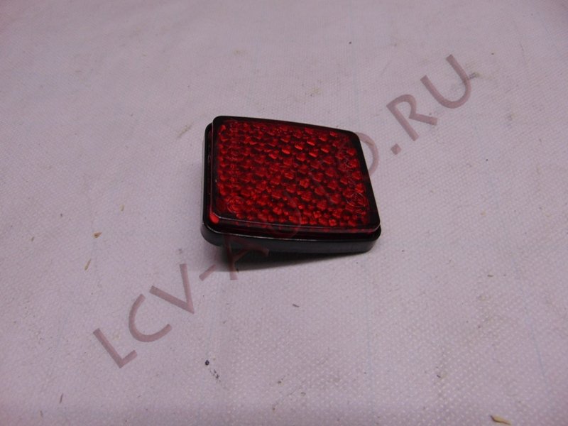 Катафот заднего бампера - BSG (артикул: BSG 70-810-001)