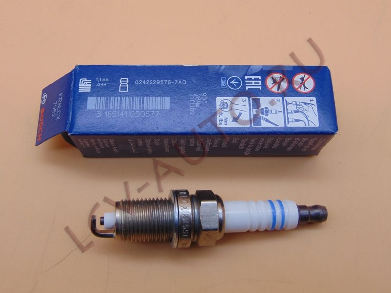 Свеча зажигания - BOSCH (артикул: 0242229576)