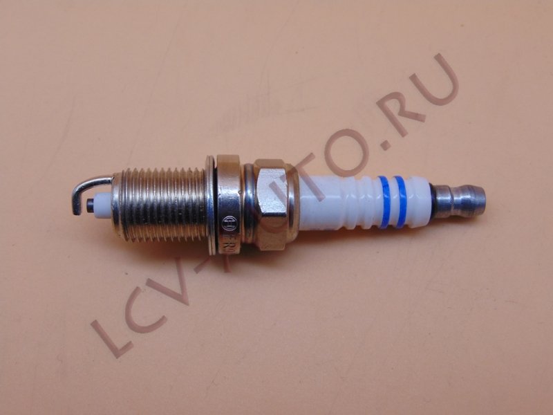 Свеча зажигания - BOSCH (артикул: 0242225580)