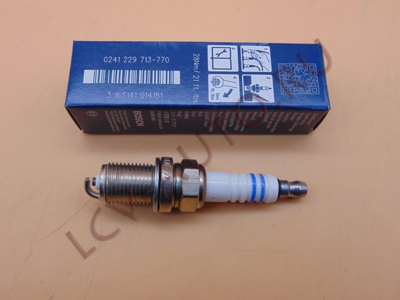 Свеча зажигания Super ALFA/AUDI/BMW/CITROEN/FIAT/C - BOSCH (артикул: 0241229713)