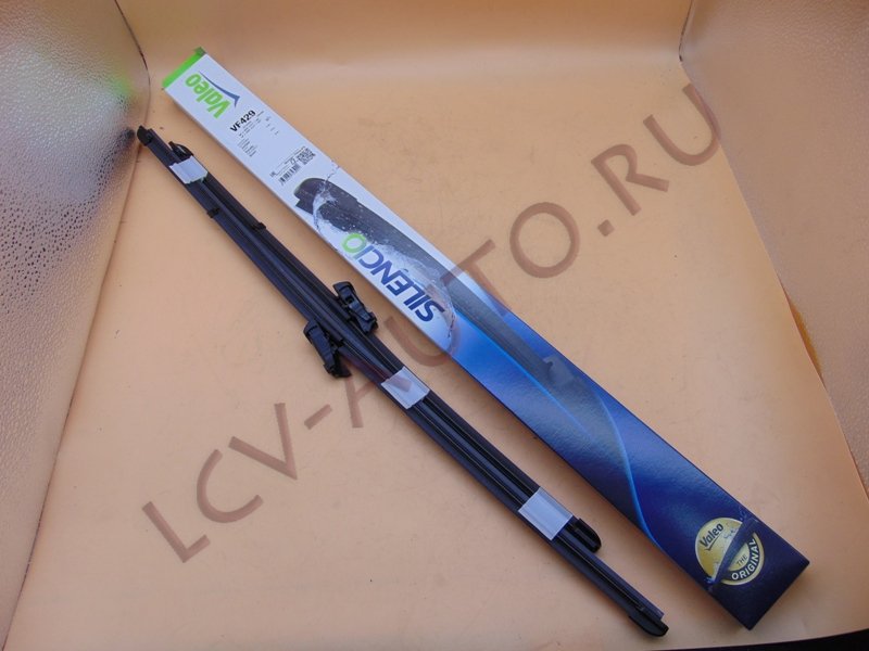 Щетка стеклоочистителя 650*550  к-т - VALEO (артикул: 574 392)