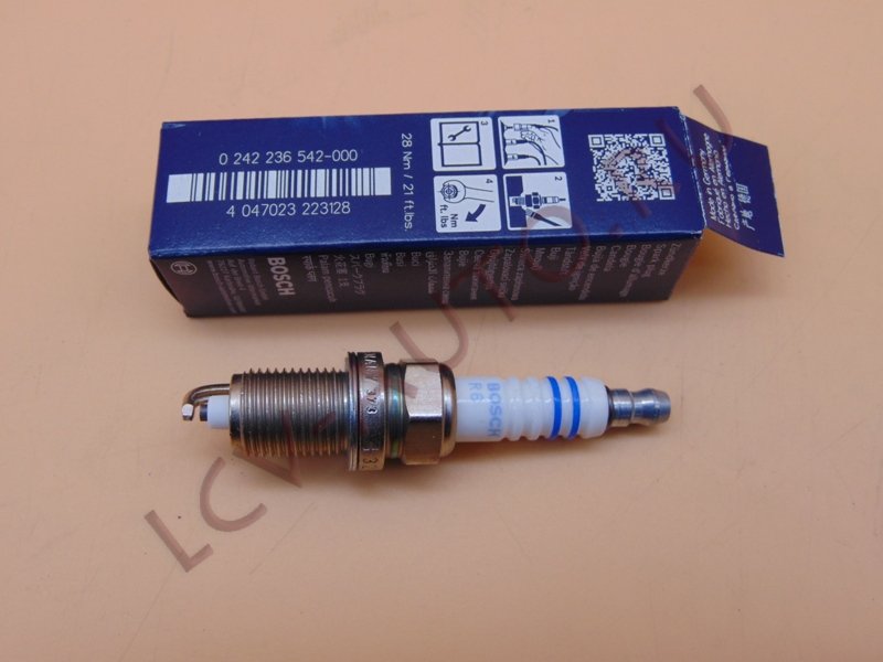 Свеча зажигания - BOSCH (артикул: 0 242 236 542)
