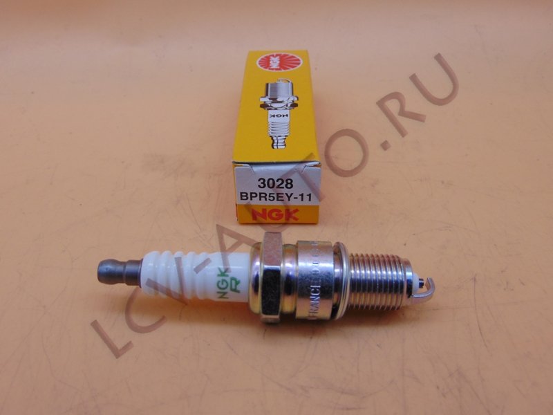 Свеча зажигания - NGK (артикул: 3028)