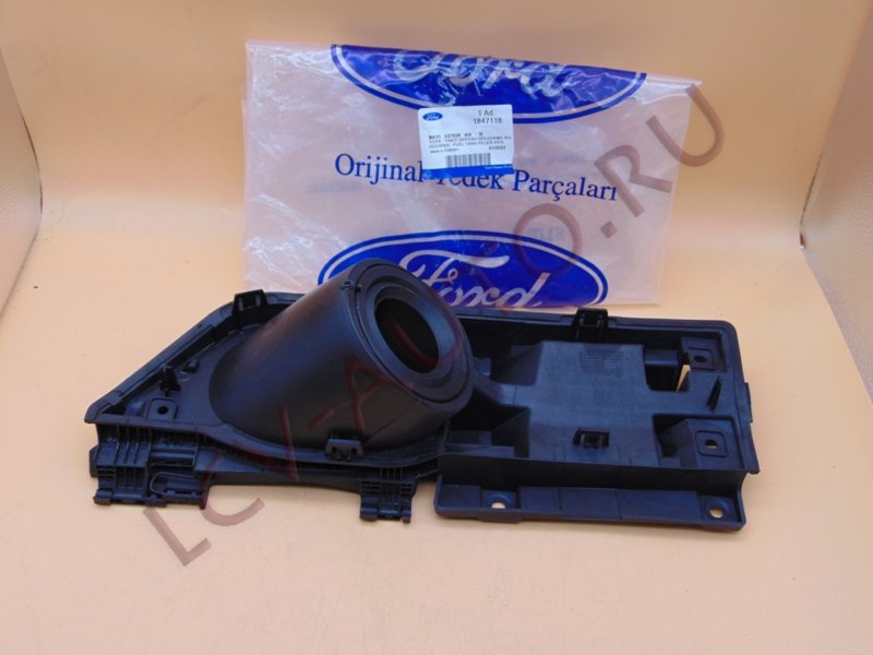 Корпус лючка топливного бака 14- г - FORD (артикул: 1847118)