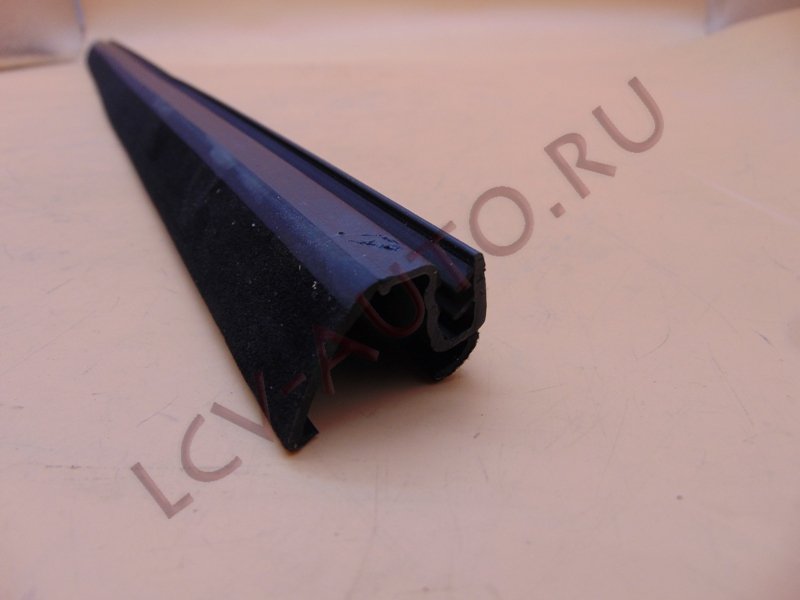 Уплотнитель стекла нижний - FORD (артикул: 1699596)